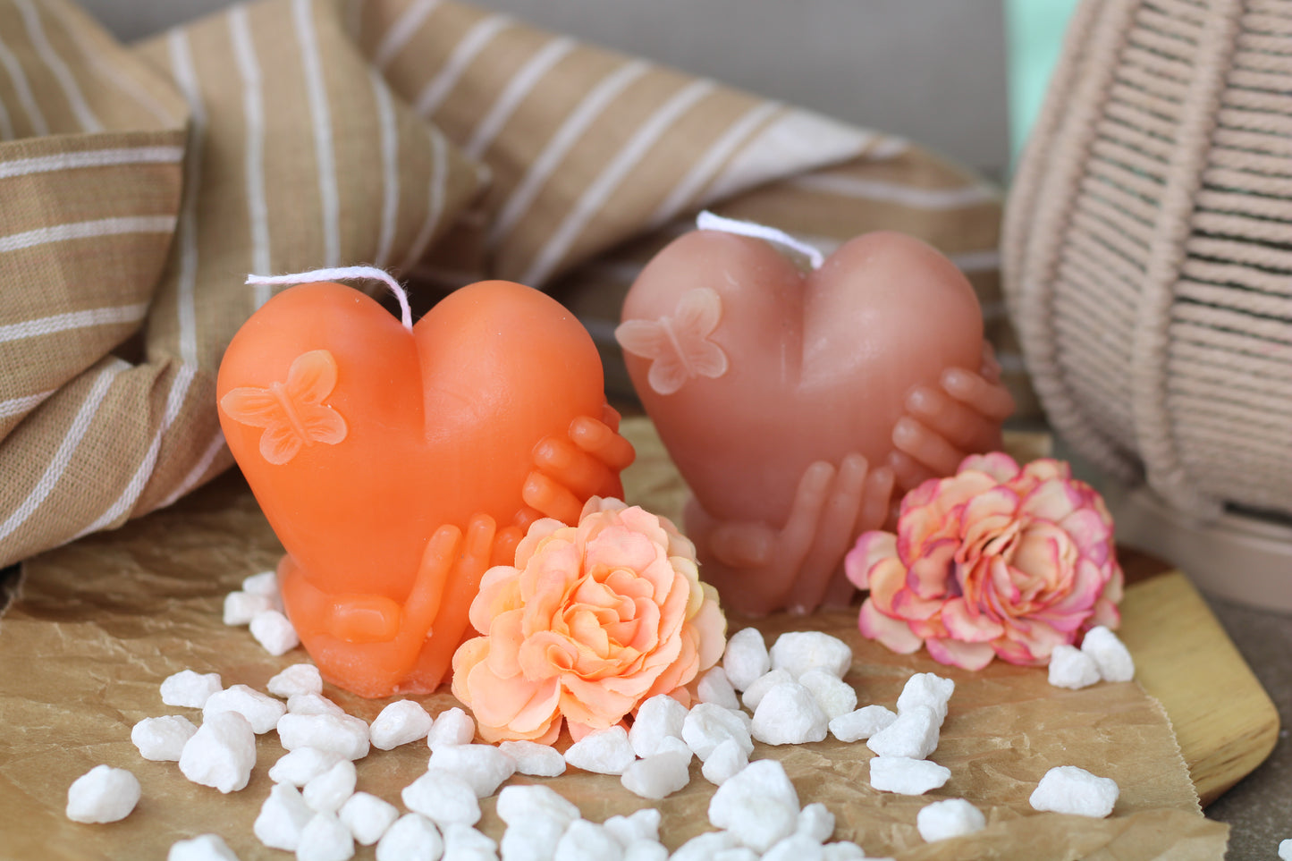 Gehaltene Herz Kerze